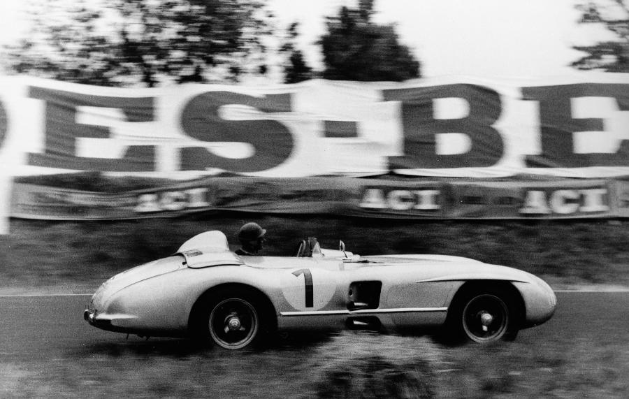  Mercedes-Benz 300 SLR 1955 года  (фото 25 из 69)